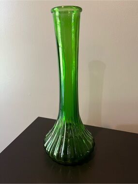 Vintage Hoosier Glass Green 9inch Vase, #4096